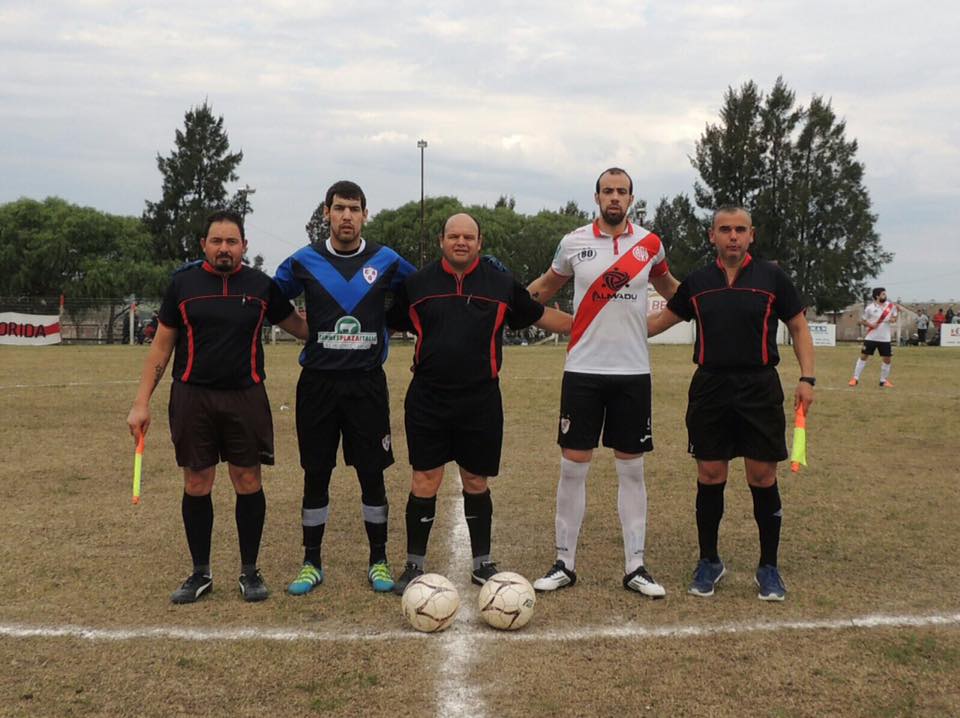 arbitros y capitanes river q