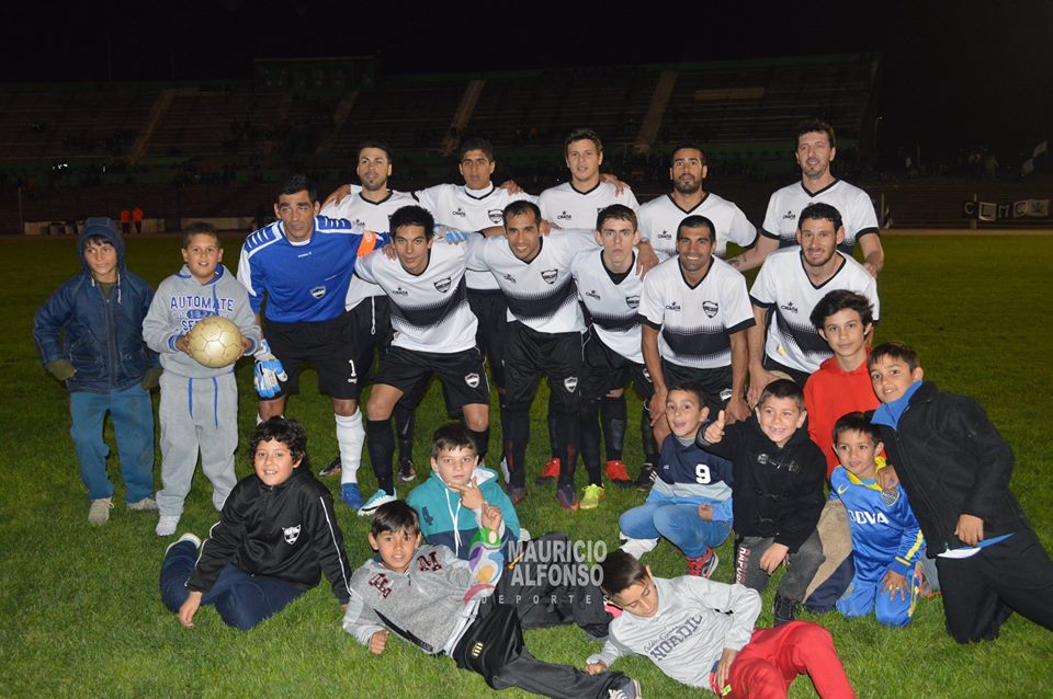 con los mismos colores actual monarca