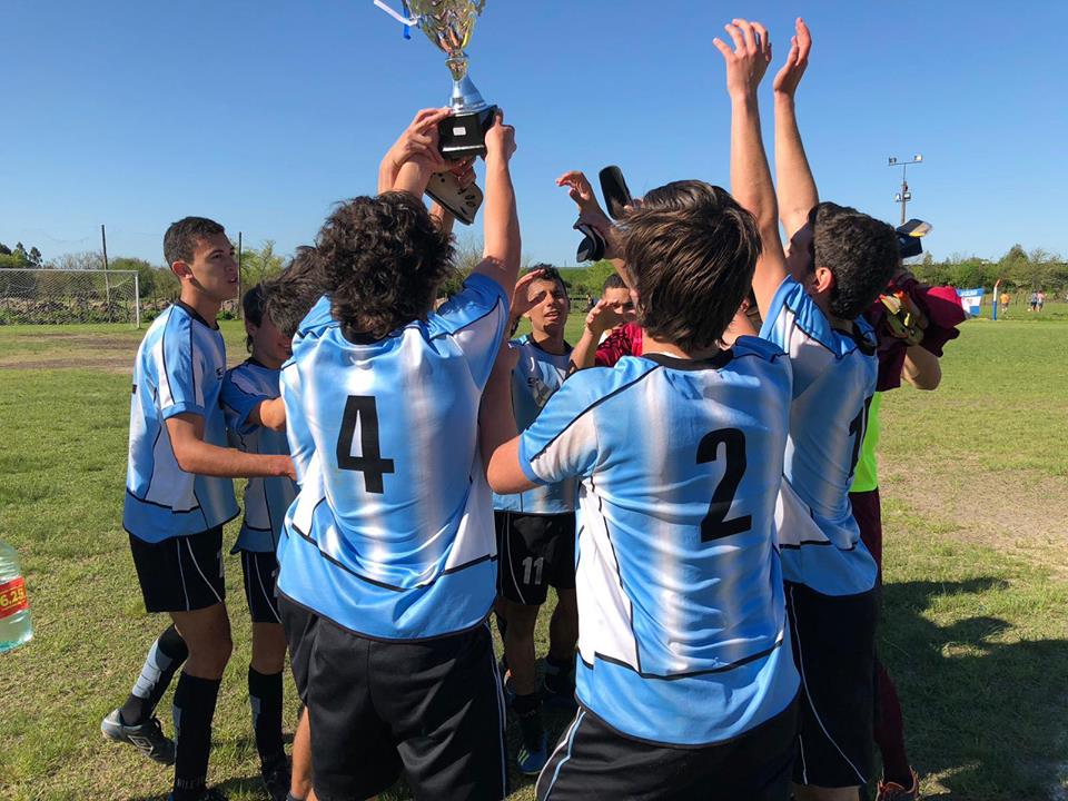 SUB 17 DE ATLETICO FESTEJA