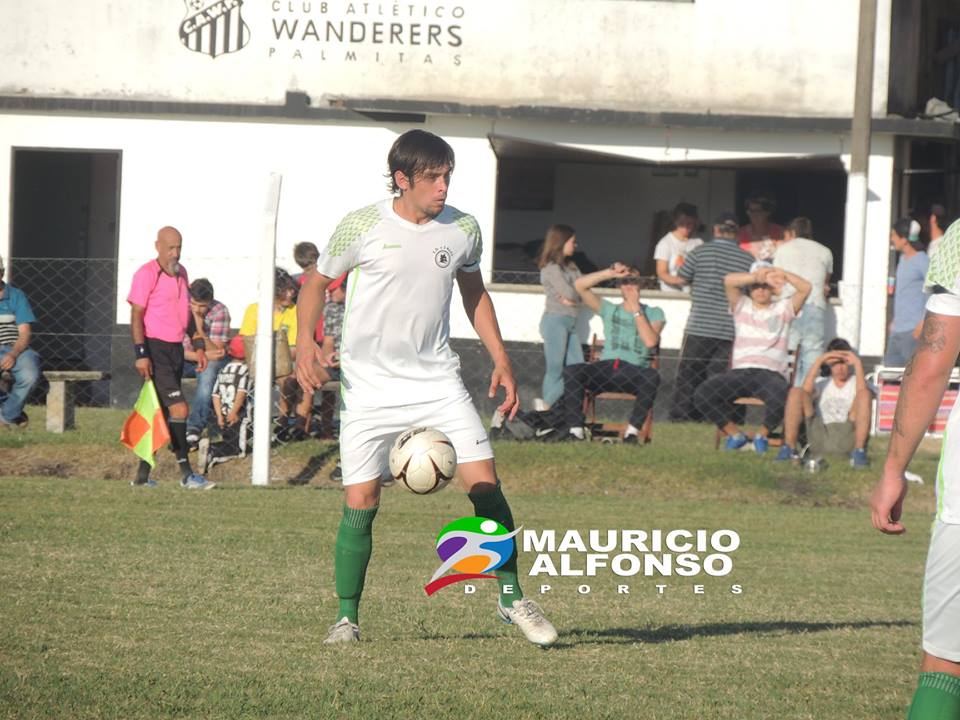 Paolo Bogni tres goles en el clásico de la villa rodoense para la notable victoria del Lobo en casa de su eterno reival por 3 2 y en los adicionales con un hombre menos